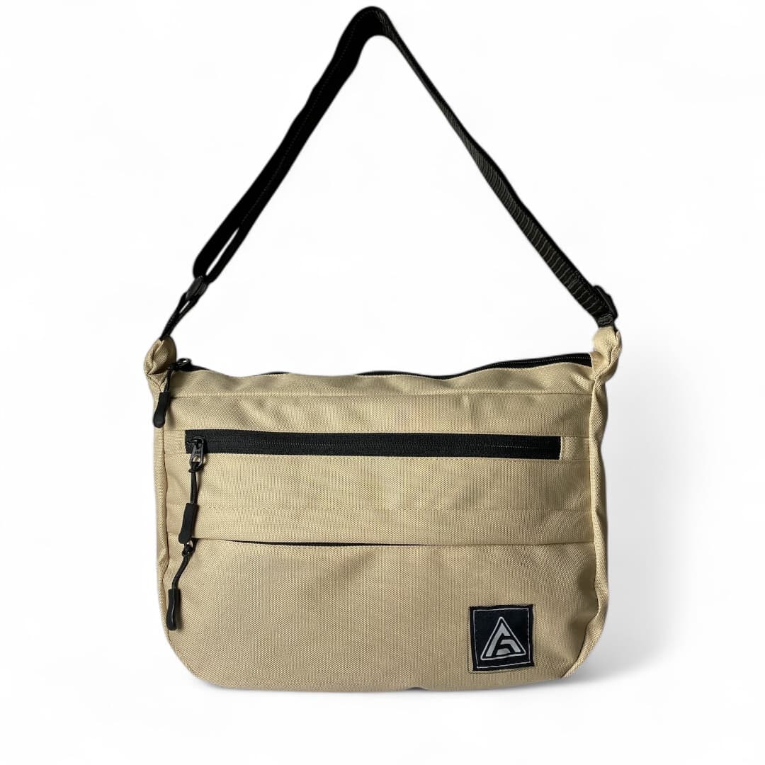 Tas warna Cream